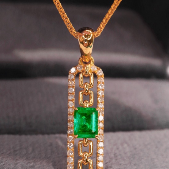 14k Gold 0.59 Ctw Vivid Green Natural Emerald & Diamond Pendant