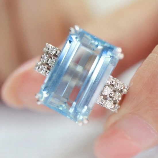 14k Gold 8.47 Ctw Natural Aquamarine & Diamond Ring