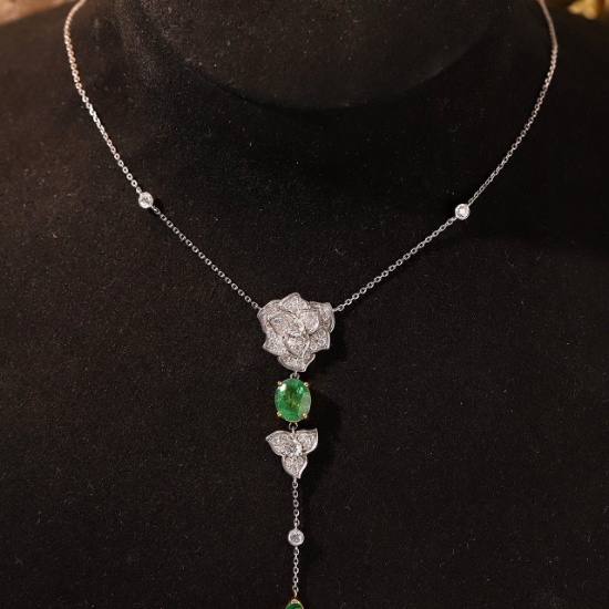 14k Gold 2.55 Ctw Natural Emerald & Diamond & Flowers Necklace
