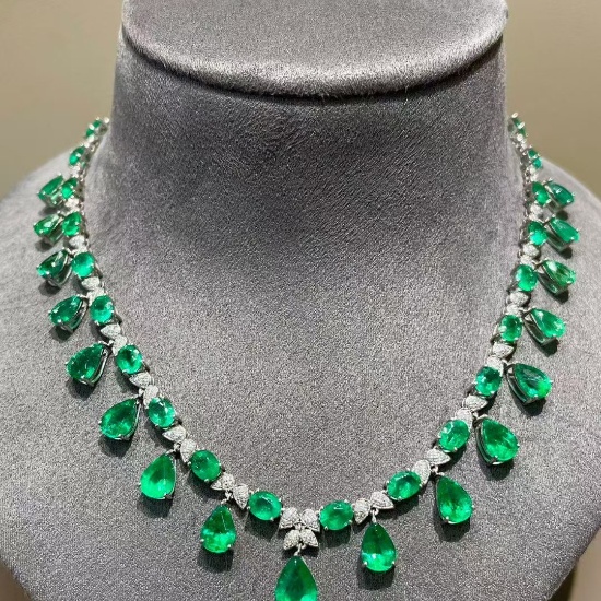 14k Gold 11 Ct Natural Emerald & Diamond Necklace