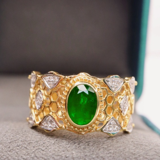14k Gold 0.80 Ctw Vivid Green Natural Emerald & Diamond Ring
