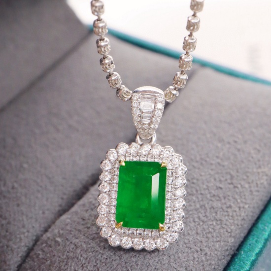 14k Gold 1.66 Ctw Vivid Green Natural Emerald & Diamond Pendant( Without Chain )