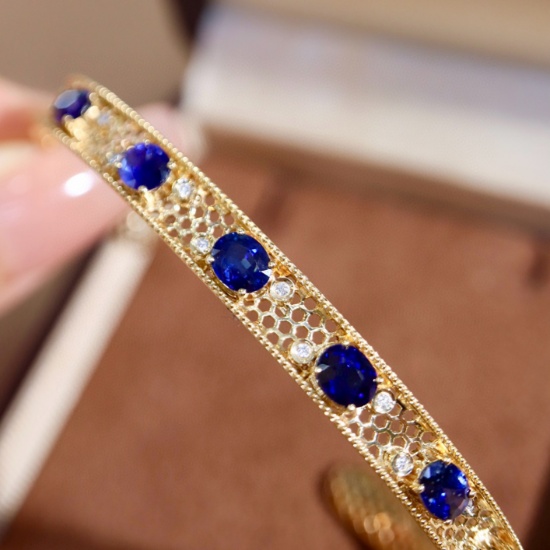 14k Gold 3.39 Ctw Natural Sapphire & Diamond Bangle