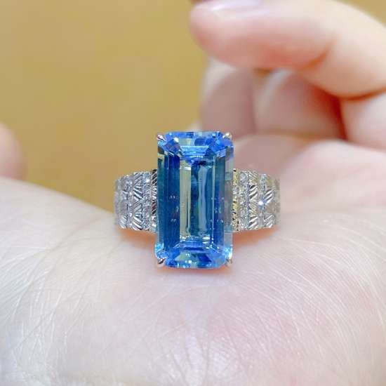 14k Gold 5.40 Ctw Natural Aquamarine & Diamond Ring