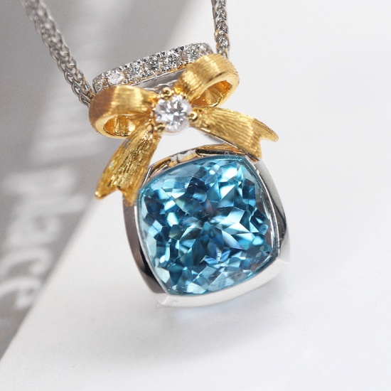 14k Gold 1.50 Ctw Natural Aquamarine & Diamond Pendant( Without Chain )
