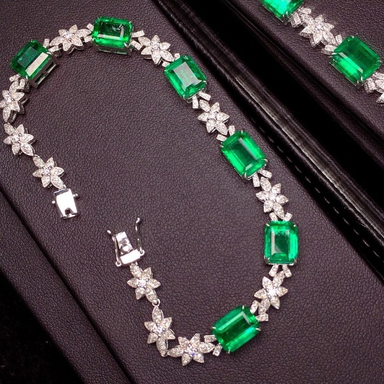 14k Gold 13.30 Ctw Vivid Green Natural Emerald & Diamond Bracelet