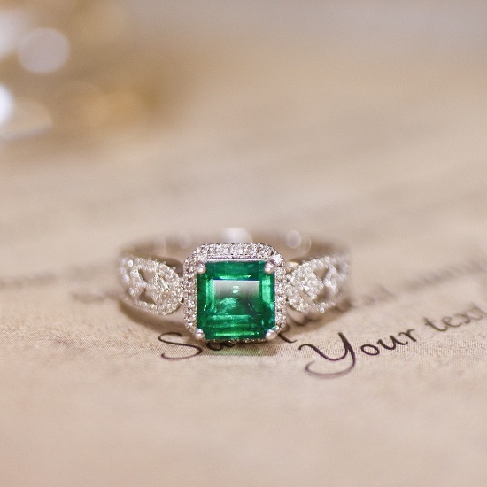 14k Gold 1.58 Ctw Vivid Green Natural Emerald & Diamond Ring