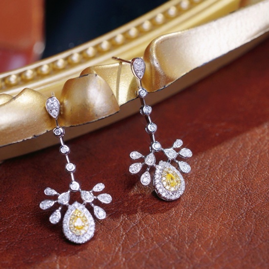 14k Gold 0.8 Ct Natural Color Diamond Earrings