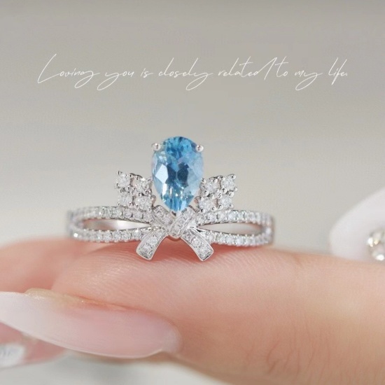 14k Gold 0.68 Ct Natural Aquamarine & Diamond Ring