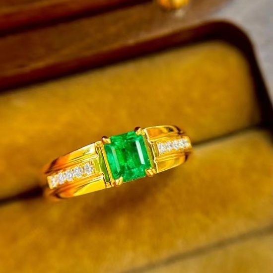 14k Gold 0.95 Ctw Natural Emerald & Diamond Ring