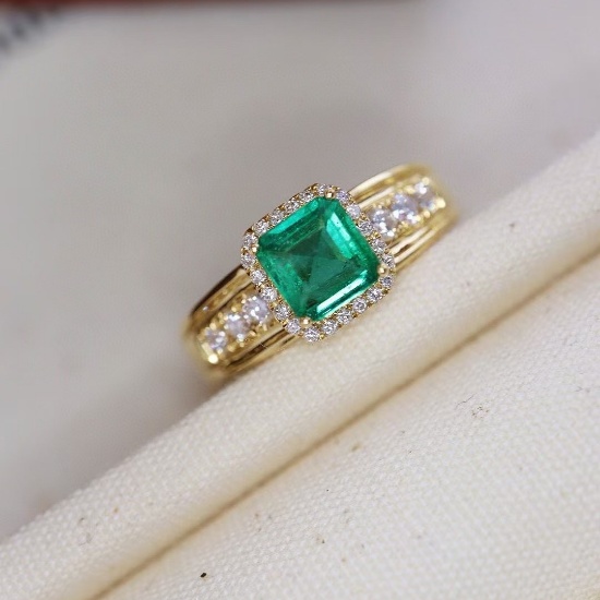 14k Gold 1.06 Ctw Natural Emerald & Diamond Ring