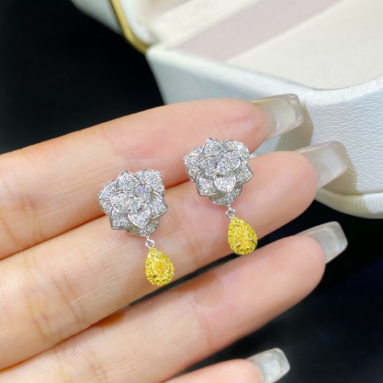 14k Gold 0.59 Ctw Natural Yellow Diamond & Diamond Earrings