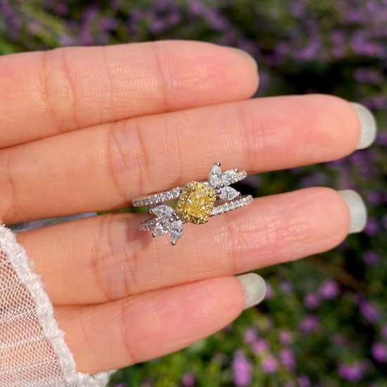 14k Gold 0.88 Ctw Natural Yellow Diamond & Diamond Ring