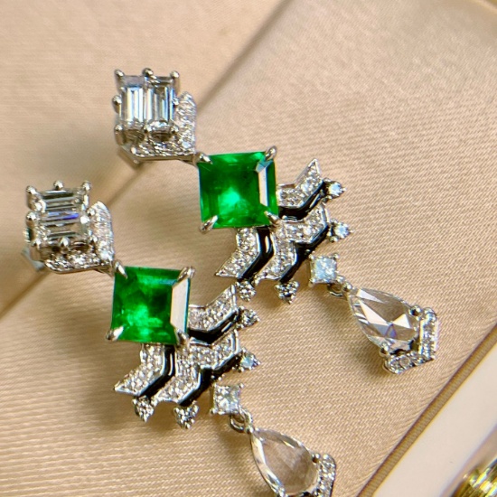14k Gold 1.8 Ctw Vivid Green Natural Emerald & Diamond Earrings