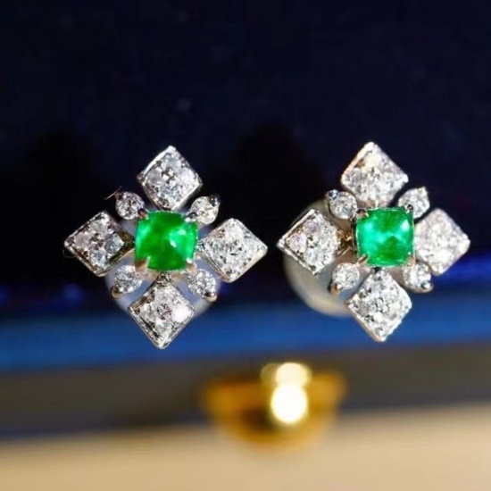 14k Gold 0.42 Ctw Vivid Green Natural Emerald & Diamond Earrings