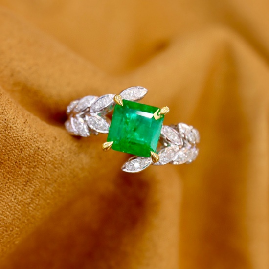 14k Gold 2.13 Ctw Vivid Green Natural Emerald & Diamond Ring