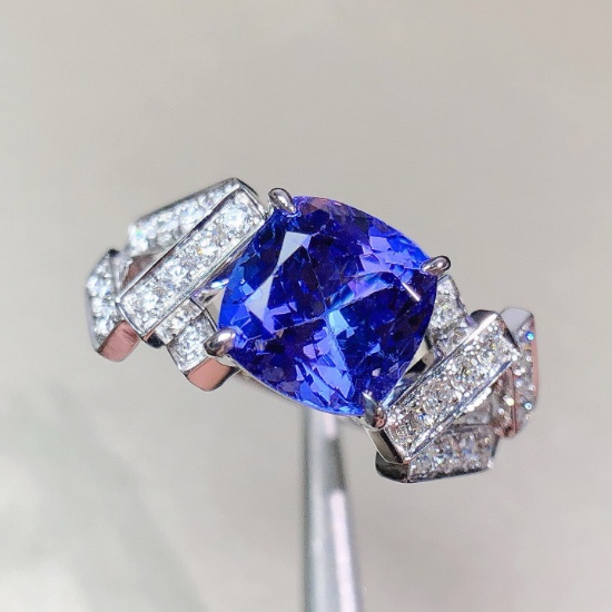 14k Gold 3.25 Ctw Natural Tanzanite & Diamond Ring
