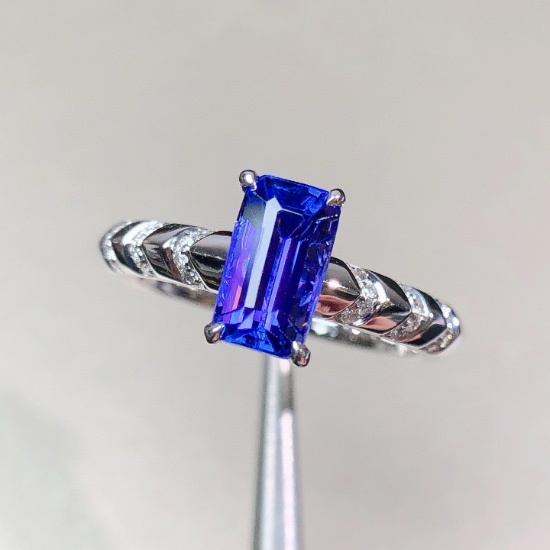 14k Gold 1.33 Ctw Natural Tanzanite & Diamond Ring