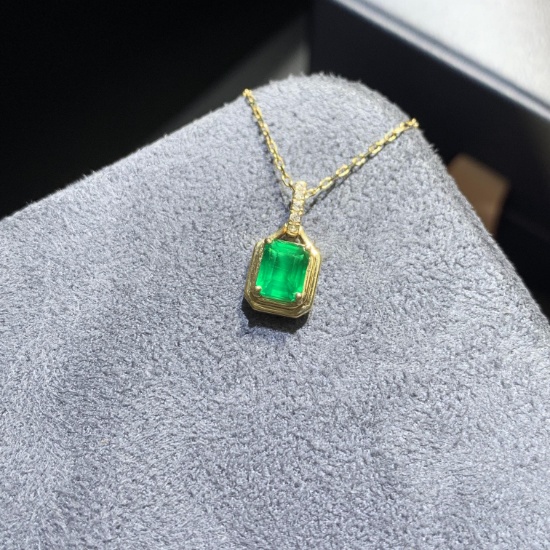 14k Gold 0.78 Ctw Vivid Green Natural Emerald & Diamond Necklace