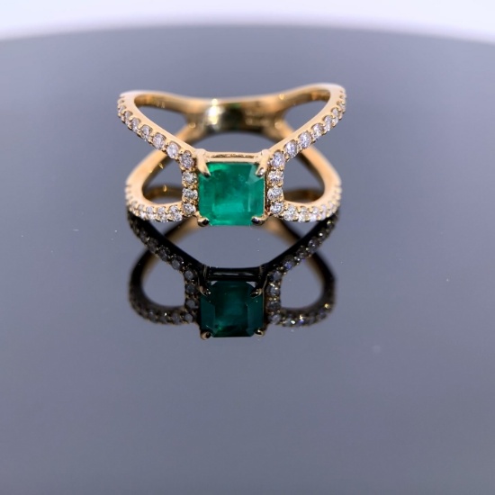14k Gold 1.26 Ctw Natural Emerald & Diamond Ring