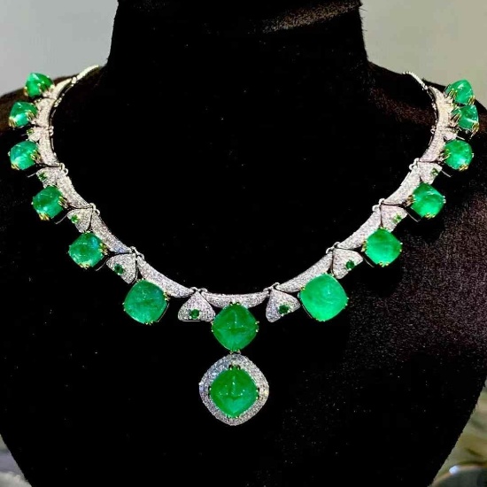 14k Gold 19.6 Ct Natural Emerald & Diamond Necklace