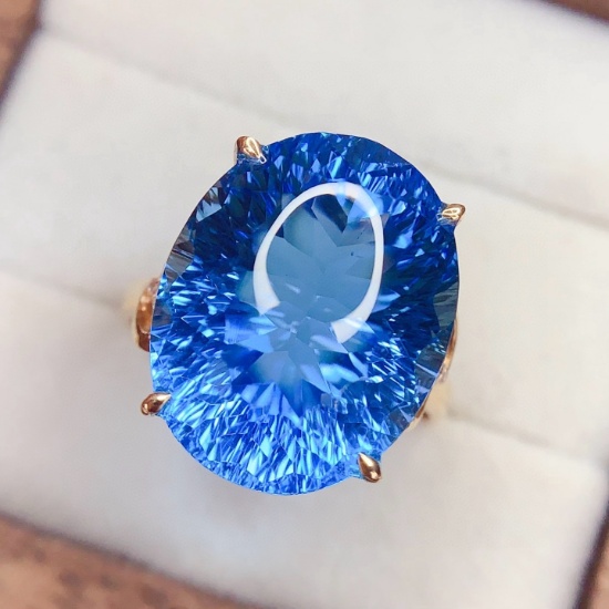 14k Gold 19 Ct Natural Topaz & Diamond Ring