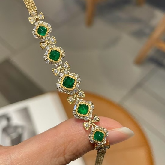 14k Gold 1.4 Ct Natural Emerald & Diamond Bracelet