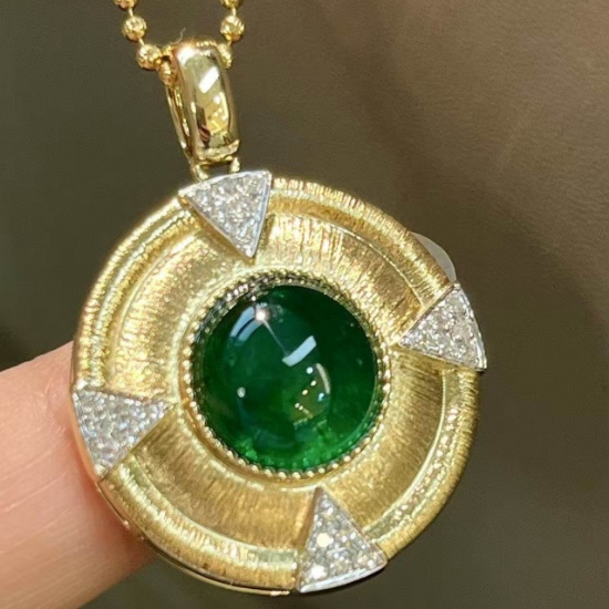 14k Gold 5.29 Ctw Vivid Green Natural Emerald & Diamond Pendant( Without Chain )
