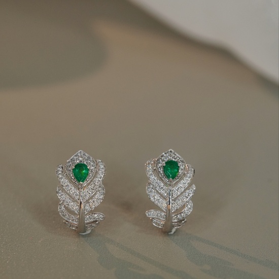 14k Gold 0.7 Ctw Vivid Green Natural Emerald & Diamond Earrings