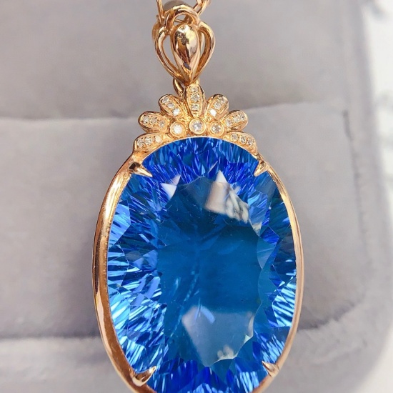 14k Gold 27 Ct Natural Topaz & Diamond Pendant( Without Chain )