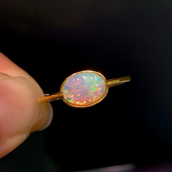14k Gold 0.70 Ct Natural Opal Ring