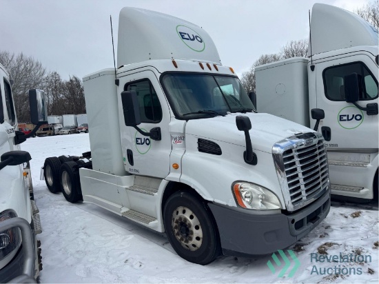 2014 Freightliner Cascadia Day Cab Lng - Cummins Isx12 G 400 Hp, 10 Speed, Natural Gas Tractor