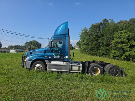 2018 FREIGHTLINER CASCADIA 125 DAY CAB SEMI TRUCK