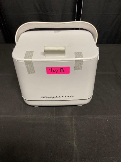 Frigidaire Top Opening 6-Can Insulated Mini Fridge/Cooler