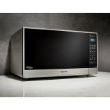 Panasonic 2.2 Cu.ft. Cyclonic Wave Inverter Microwave Oven