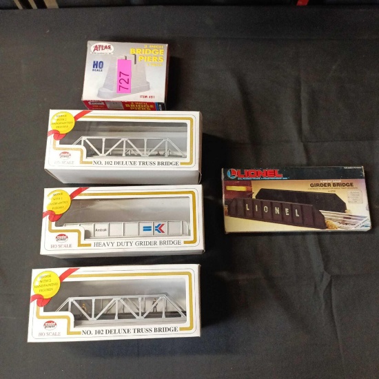 Set of five bridge and Bridge part pieces for model train tracks
