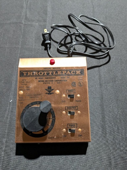 Model 501 train control throttle pack