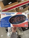 LED 