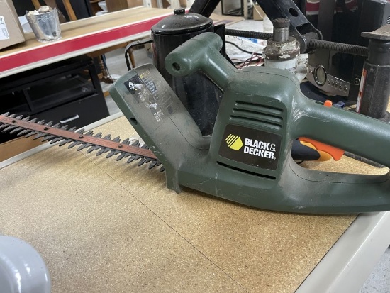 Black & Decker Hedge Clippers