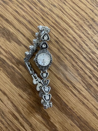 Sundial Quartz Watch with Heart Link Band
