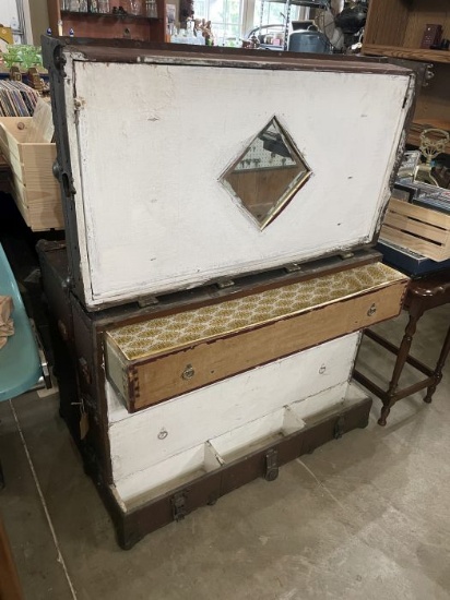 Stallman's Dresser Trunk