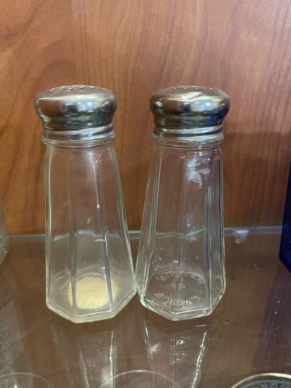 Hexagonal Glass Shakers with Metal Lids