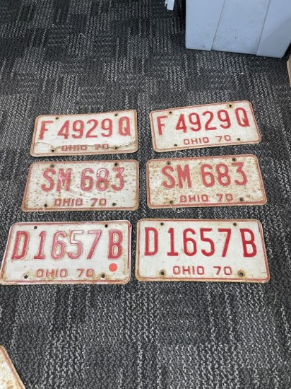 Lot of 6 vintage license plates wall art