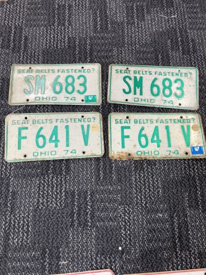 Lot of 4 vintage license plates wall art