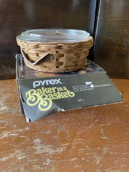 Vintage Pyrex 'Baker in a Basket' with Box