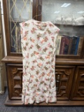 un-marked vintage floral dress