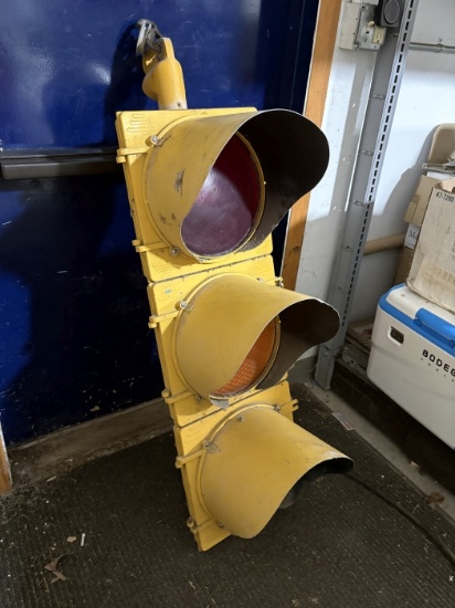 Vintage 3-Light Traffic Signal