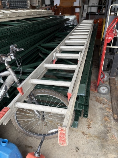 Werner Saf-T-Master 28 Ft Aluminum Extension Ladder Model D1128-2