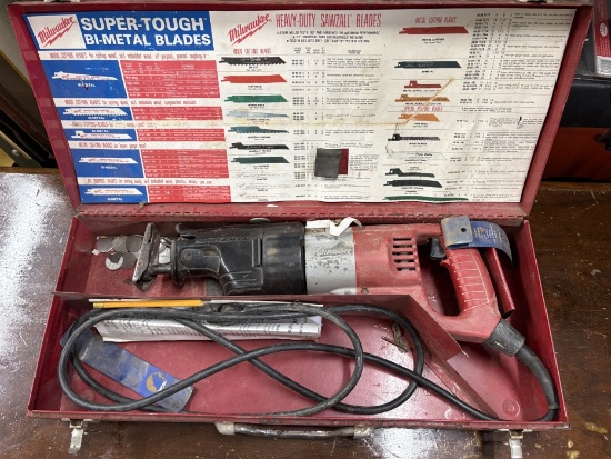 Milwaukee Sawzall Reciprocating Saw with Metal Case
