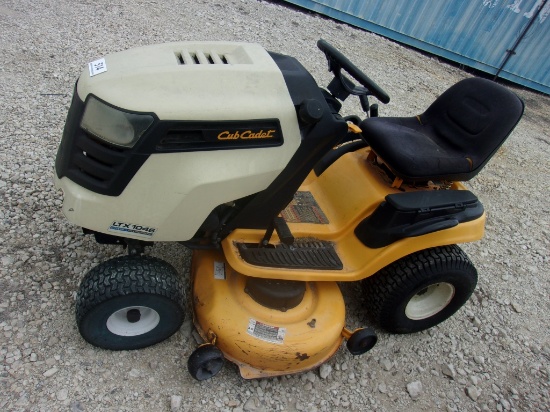 Cub Cadet LTX 1046 Gas Lawnmower (KEY)